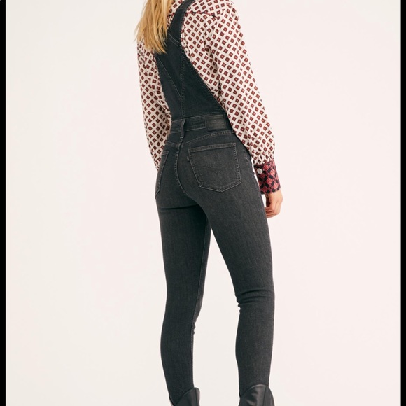 Free People Levi’s skinny overalls - Picture 2 of 3